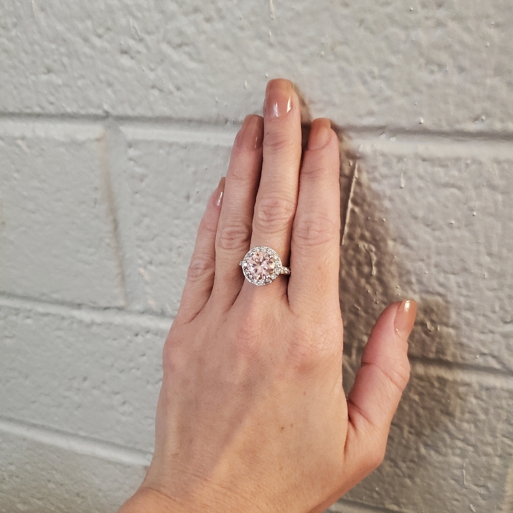 Pink gemstone ring - Picture 2 of 7